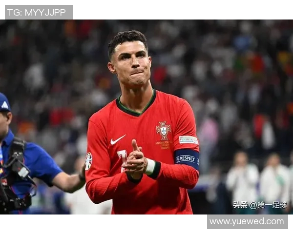 七位传奇足球球星的精彩瞬间展示，感受足球世界的荣耀与激情